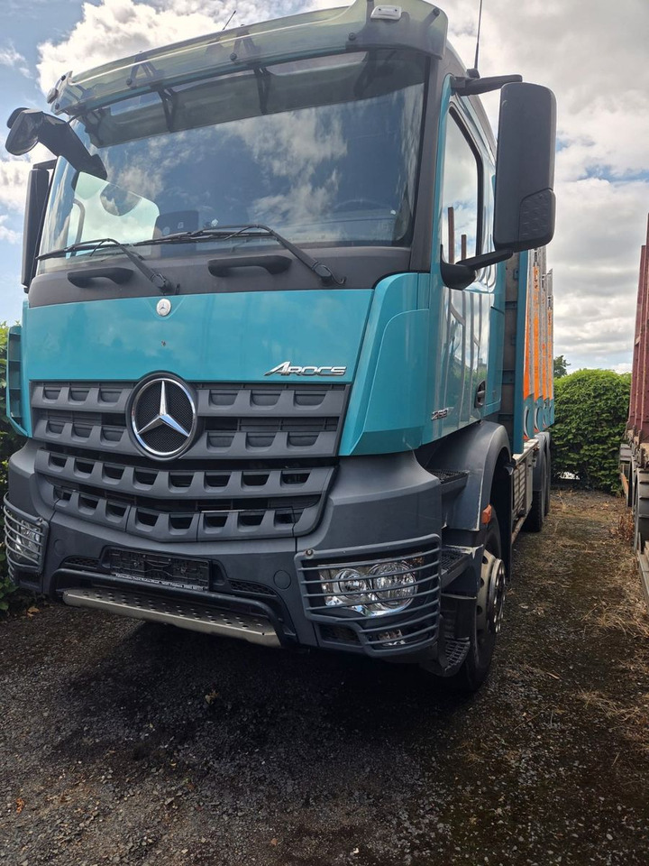 Mercedes-Benz Arocs 2651 Holztransporter Blatt Blatt Kran - Kokvedējs: foto 1 Mercedes-Benz Arocs 2651 Holztransporter Blatt Blatt Kran - Kokvedējs: foto 1