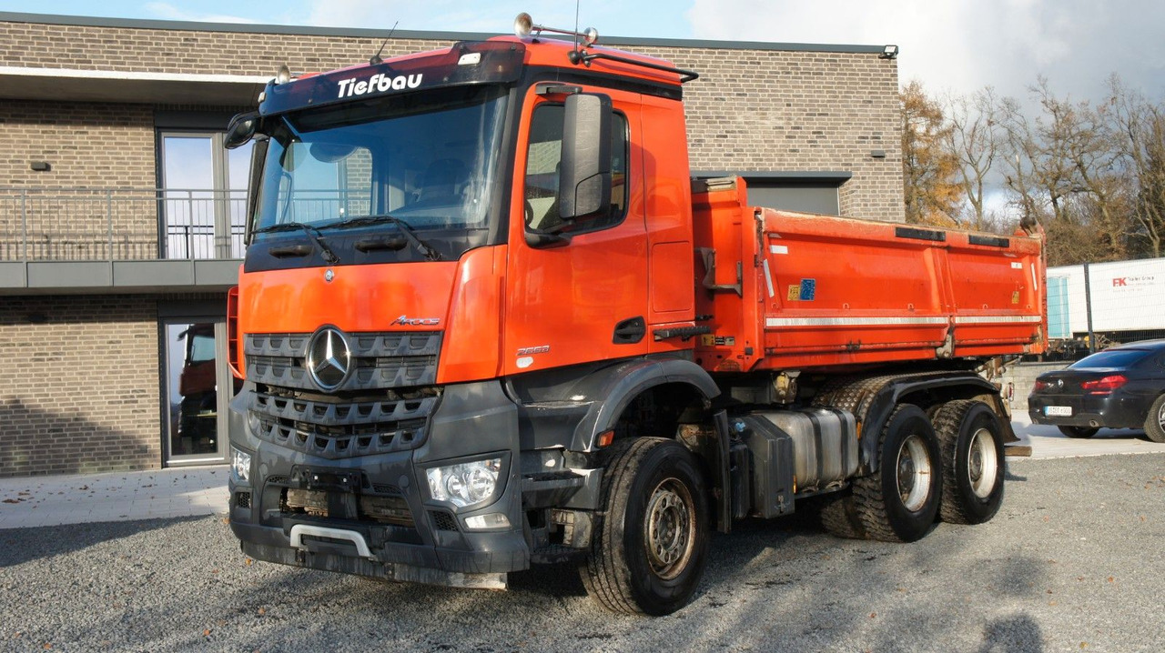 Mercedes-Benz Arocs 2653 Dreiseitenkipper Meiller Bordmatik - Kravas automašīna pašizgāzējs: foto 2 Mercedes-Benz Arocs 2653 Dreiseitenkipper Meiller Bordmatik - Kravas automašīna pašizgāzējs: foto 2