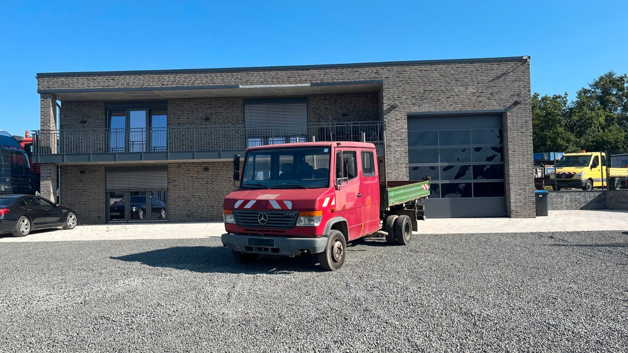 Mercedes-Benz Vario 614 DK Kipper Doka Mercedes-Benz Vario 614 DK Kipper Doka - Komercauto pašizgāzējs, Kravas-pasažieru furgons: foto 1 Mercedes-Benz Vario 614 DK Kipper Doka Mercedes-Benz Vario 614 DK Kipper Doka - Komercauto pašizgāzējs, Kravas-pasažieru furgons: foto 1