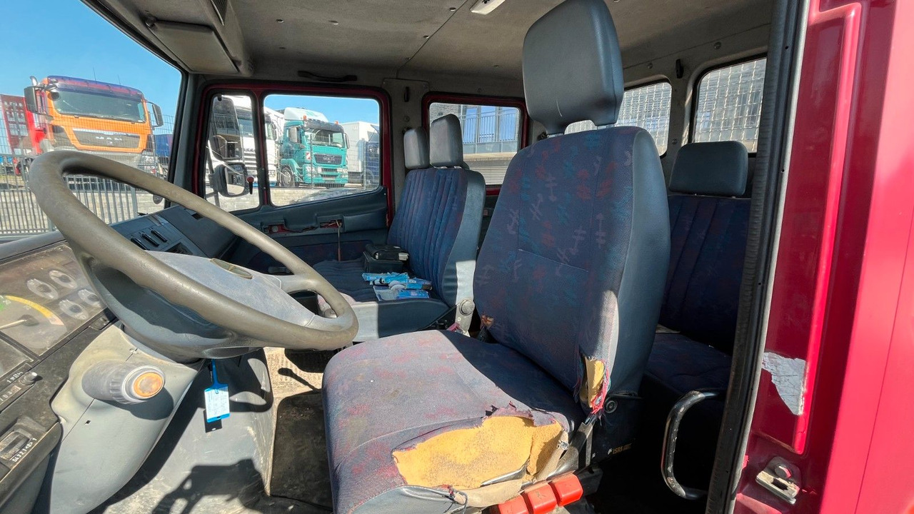 Komercauto pašizgāzējs, Kravas-pasažieru furgons Mercedes-Benz Vario 614 DK Kipper Doka Mercedes-Benz Vario 614 DK Kipper Doka: foto 8 Komercauto pašizgāzējs, Kravas-pasažieru furgons Mercedes-Benz Vario 614 DK Kipper Doka Mercedes-Benz Vario 614 DK Kipper Doka: foto 8