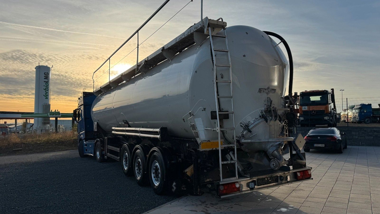 Spitzer SK 2760 CAL GGVS 60m³ Kippsilo - Silosa puspiekabe: foto 2 Spitzer SK 2760 CAL GGVS 60m³ Kippsilo - Silosa puspiekabe: foto 2