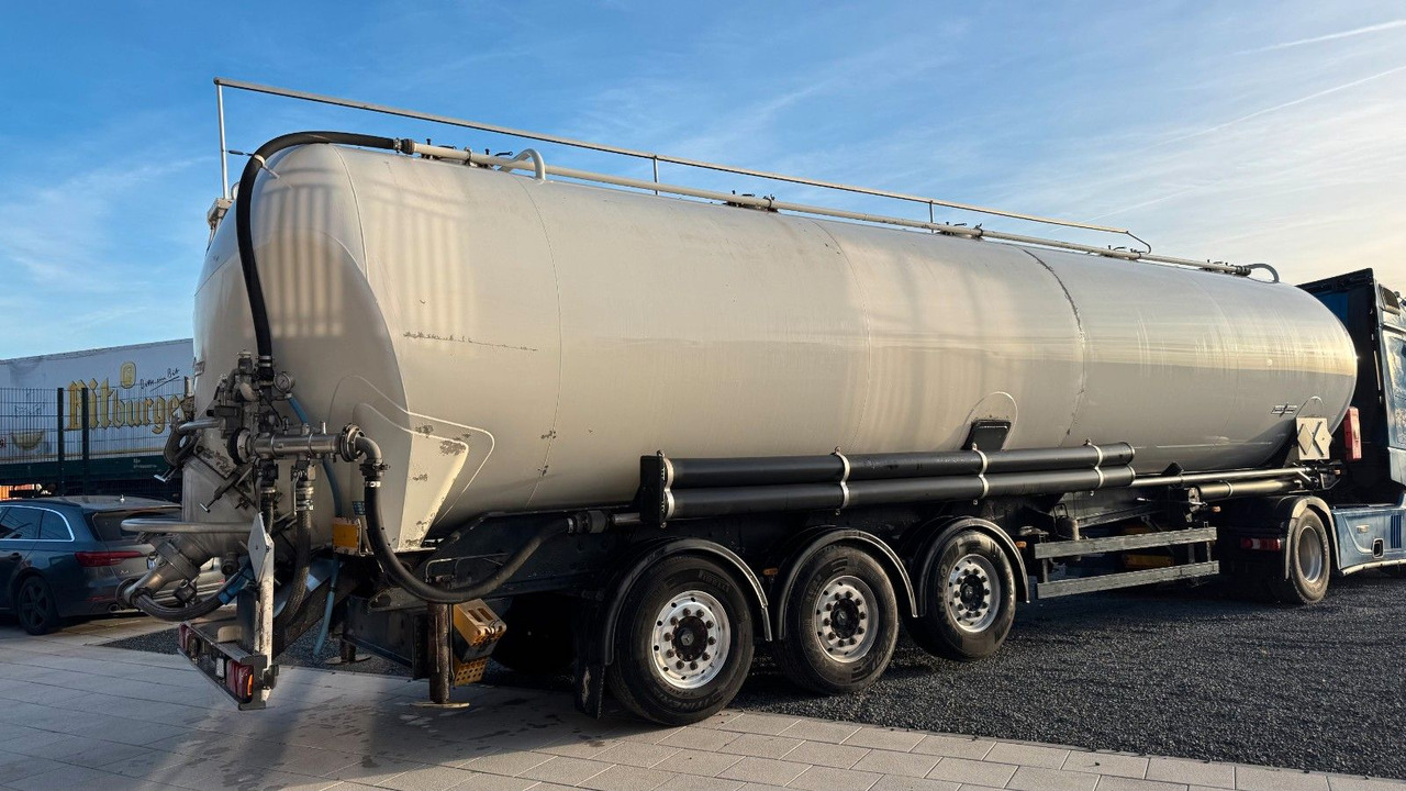 Spitzer SK 2760 CAL GGVS 60m³ Kippsilo - Silosa puspiekabe: foto 3 Spitzer SK 2760 CAL GGVS 60m³ Kippsilo - Silosa puspiekabe: foto 3