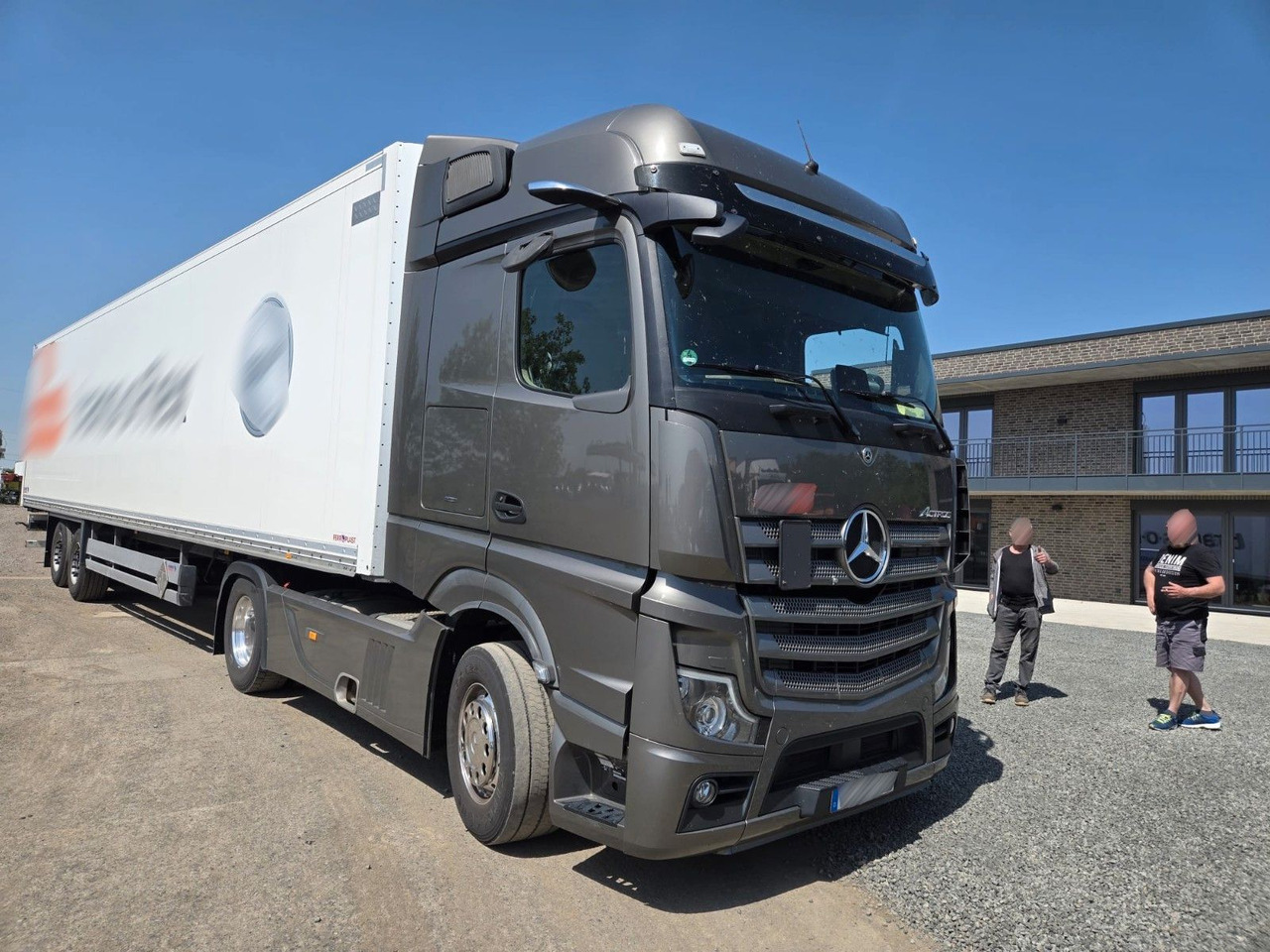 Mercedes-Benz Actros 5 L-Fahrerhaus 2-Achser SZM 1848 - Vilcējs: foto 1 Mercedes-Benz Actros 5 L-Fahrerhaus 2-Achser SZM 1848 - Vilcējs: foto 1