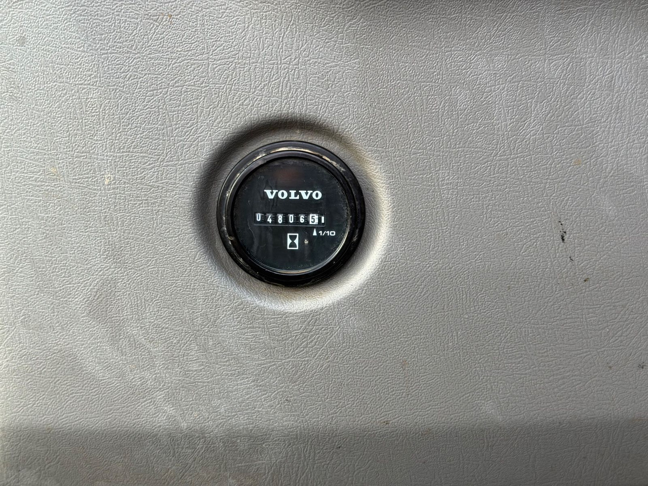 Mini-ekskavators Volvo ECR 88 D Verstellauslger OQ Oilquick: foto 16