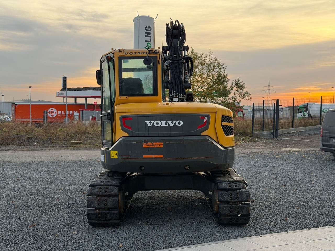 Mini-ekskavators Volvo ECR 88 D Verstellauslger OQ Oilquick: foto 11