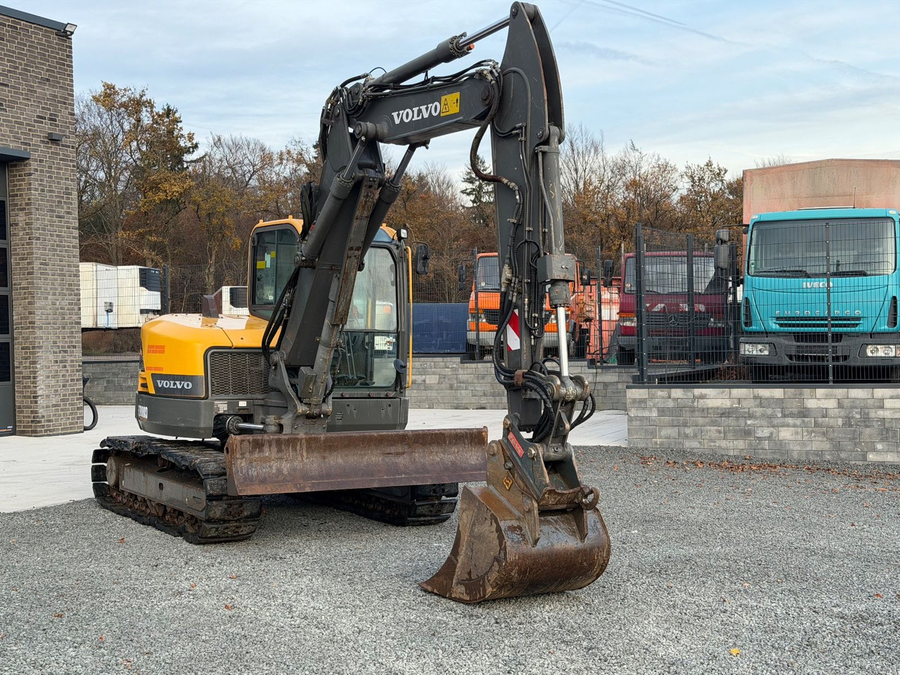 Mini-ekskavators Volvo ECR 88 D Verstellauslger OQ Oilquick: foto 6