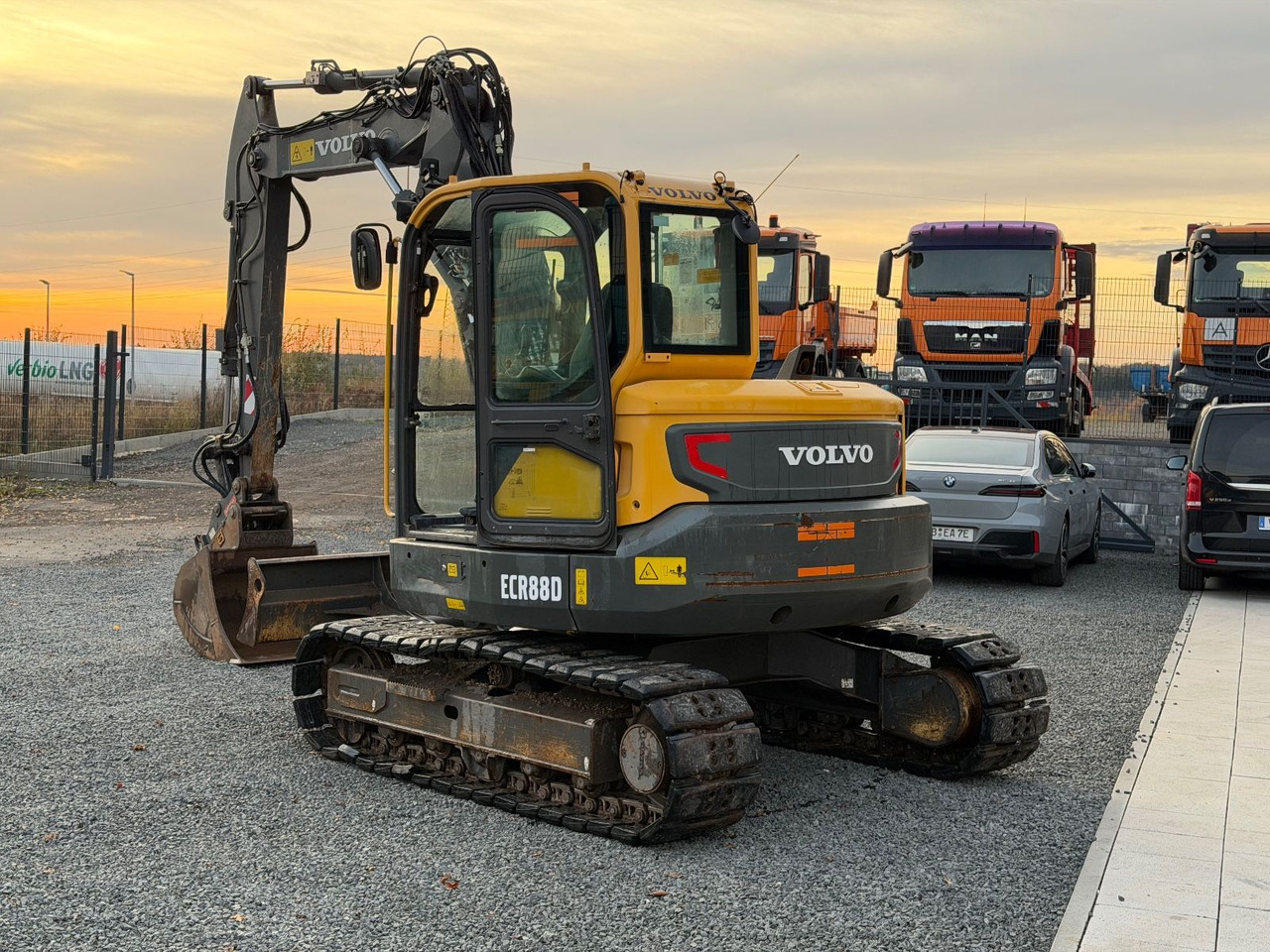 Mini-ekskavators Volvo ECR 88 D Verstellauslger OQ Oilquick: foto 12