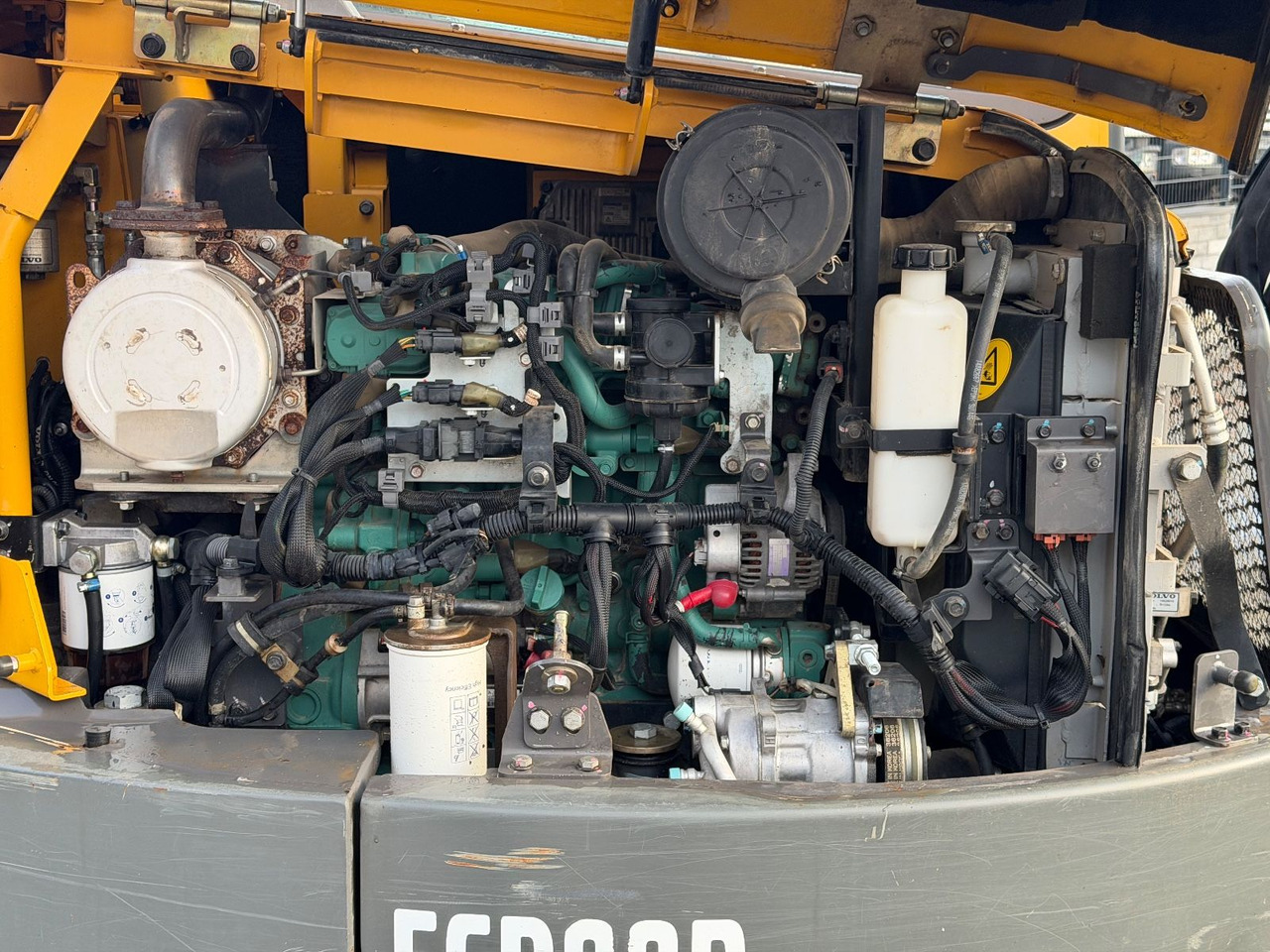 Mini-ekskavators Volvo ECR 88 D Verstellauslger OQ Oilquick: foto 14