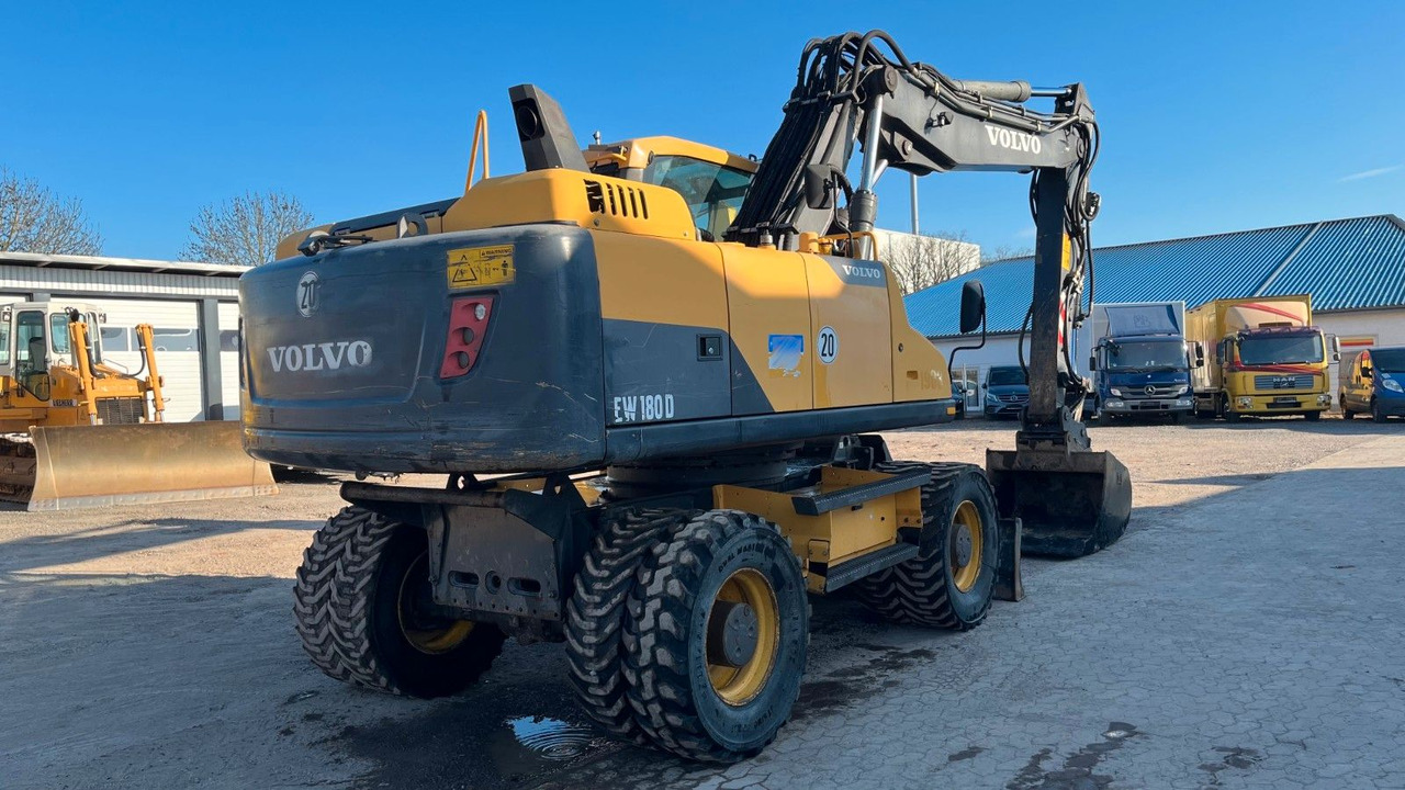 Volvo EW180D 20500 Kg Verstellausleger OilQuick - Riteņu ekskavators: foto 4 Volvo EW180D 20500 Kg Verstellausleger OilQuick - Riteņu ekskavators: foto 4