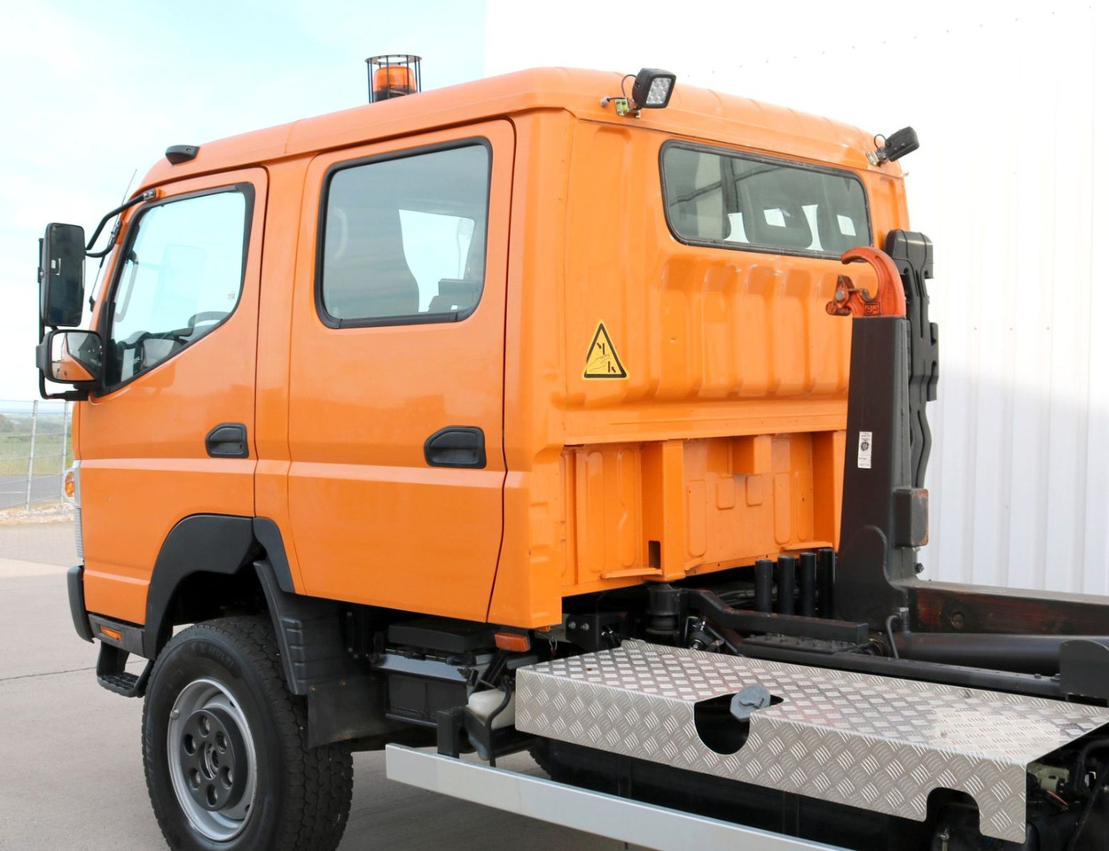 Mitsubishi CANTER 6C180 DOKA 4x4 KLIMA WINDE Standhz. 37tkm - Šasija kravas automašīna: foto 5 Mitsubishi CANTER 6C180 DOKA 4x4 KLIMA WINDE Standhz. 37tkm - Šasija kravas automašīna: foto 5