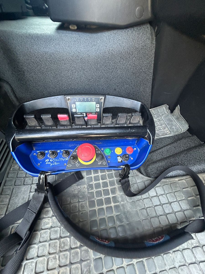 Kravas auto ar manipulatoru MAN TGS 8x2 mit HMF Kran 6020 Jip Winde: foto 14