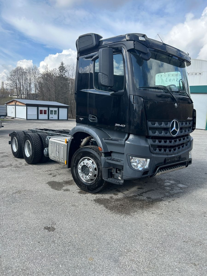 Mercedes-Benz Arocs 26.40 6x4 Kipperfahrgestell BB - Šasija kravas automašīna: foto 5 Mercedes-Benz Arocs 26.40 6x4 Kipperfahrgestell BB - Šasija kravas automašīna: foto 5