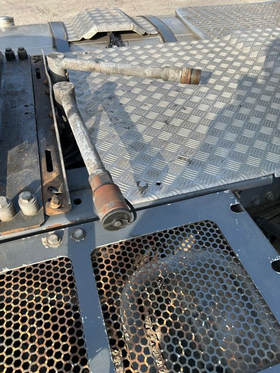 DAF XF 530 PxP 4x4 Hydraulik DAF XF 530 PxP 4x4 Hydraulik - Vilcējs: foto 5 DAF XF 530 PxP 4x4 Hydraulik DAF XF 530 PxP 4x4 Hydraulik - Vilcējs: foto 5