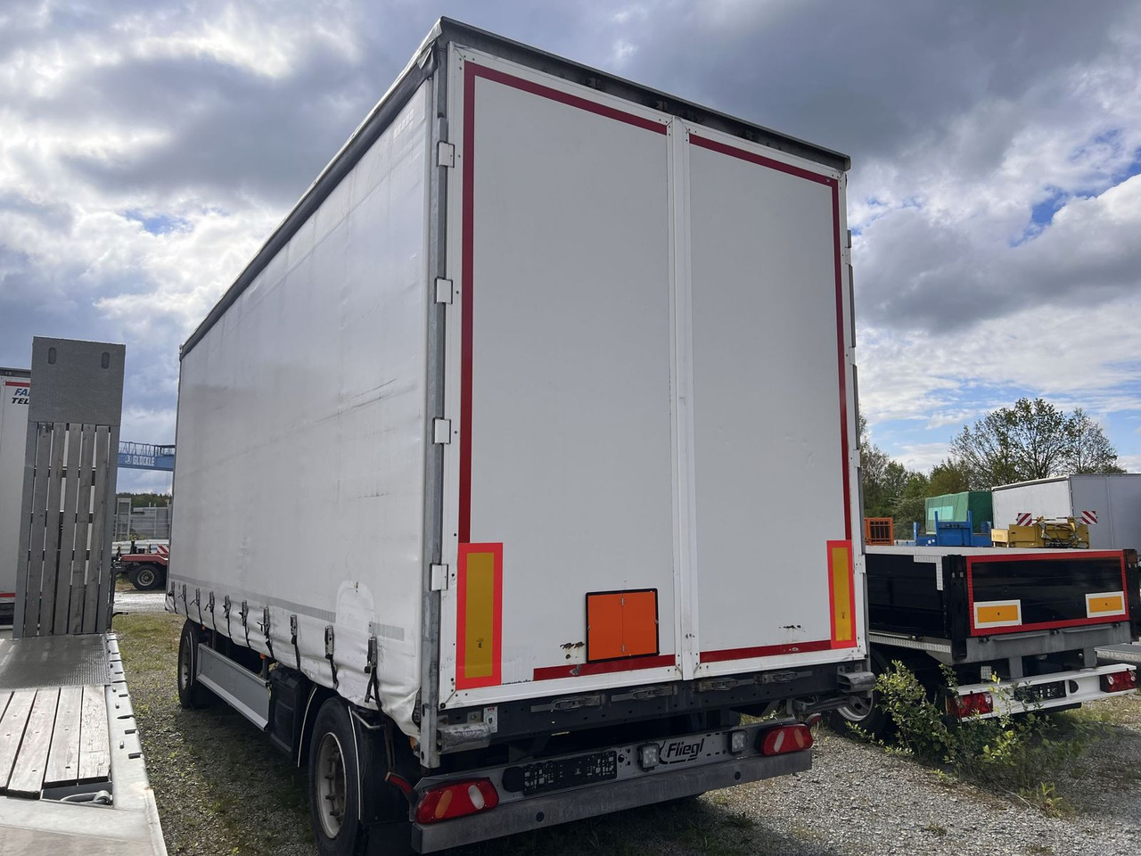2 Achs Jumbo- Planen, Mega, durchladbar - Piekabe ar tentu: foto 4 2 Achs Jumbo- Planen, Mega, durchladbar - Piekabe ar tentu: foto 4