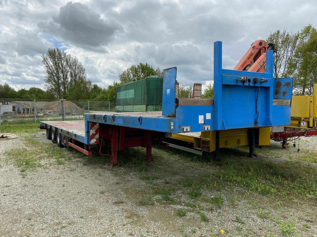 3 Achs Satteltieflader Platofür Fertigteile ode - Puspiekabe zema profila platforma: foto 1 3 Achs Satteltieflader Platofür Fertigteile ode - Puspiekabe zema profila platforma: foto 1