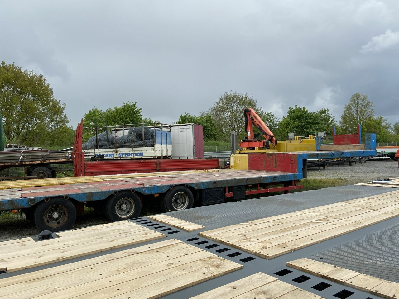 3 Achs Satteltieflader Platofür Fertigteile ode - Puspiekabe zema profila platforma: foto 4 3 Achs Satteltieflader Platofür Fertigteile ode - Puspiekabe zema profila platforma: foto 4
