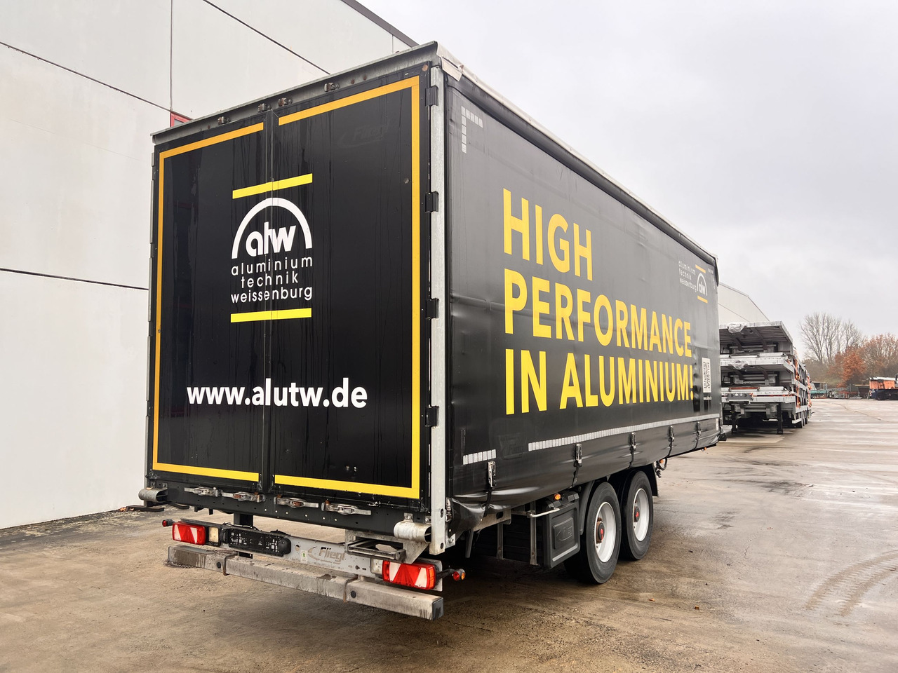 Fliegl TPS135 13,5 t Tandemplanenanhänger, neuwertig - Piekabe ar tentu: foto 3 Fliegl TPS135 13,5 t Tandemplanenanhänger, neuwertig - Piekabe ar tentu: foto 3