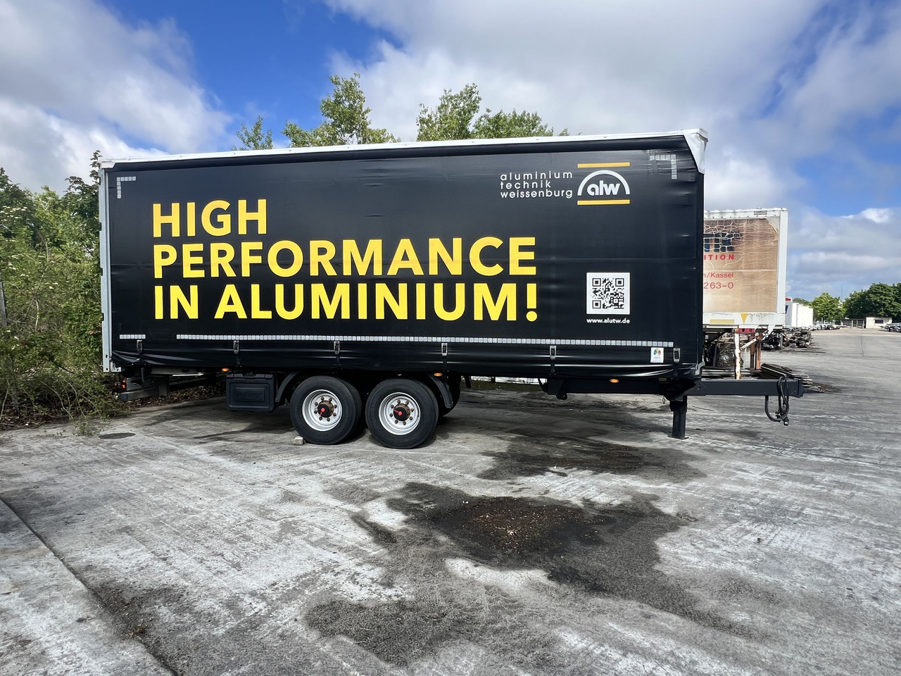 Fliegl TPS135 13,5 t Tandemplanenanhänger, neuwertig - Piekabe ar tentu: foto 1 Fliegl TPS135 13,5 t Tandemplanenanhänger, neuwertig - Piekabe ar tentu: foto 1