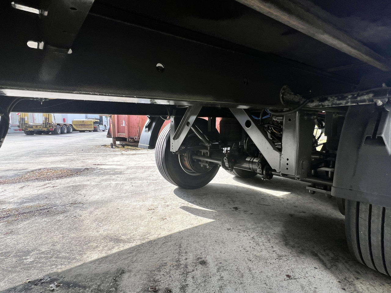 Fliegl TPS135 13,5 t Tandemplanenanhänger, neuwertig - Piekabe ar tentu: foto 5 Fliegl TPS135 13,5 t Tandemplanenanhänger, neuwertig - Piekabe ar tentu: foto 5