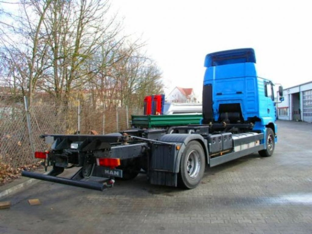MAN 18.410 TGA2 Achs BDF- LKW - Konteineru vedējs/ Kravas automašīna ar noņemamā virsbūve: foto 3 MAN 18.410 TGA2 Achs BDF- LKW - Konteineru vedējs/ Kravas automašīna ar noņemamā virsbūve: foto 3