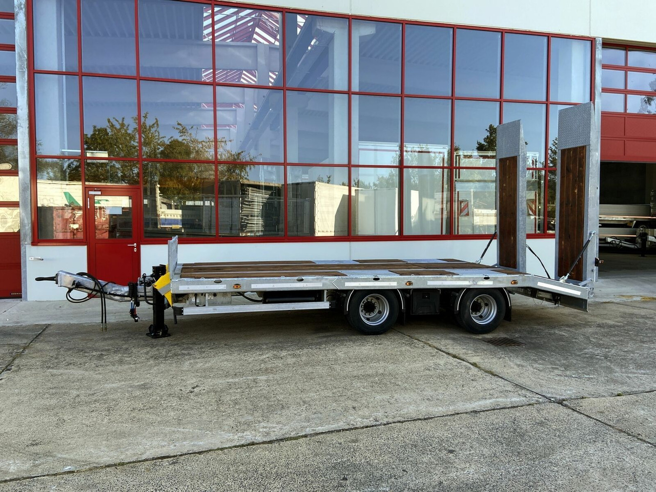 Piekabe zema profila platforma Möslein  21 t Tandemtieflader, hydr. Rampen, NEU: foto 6