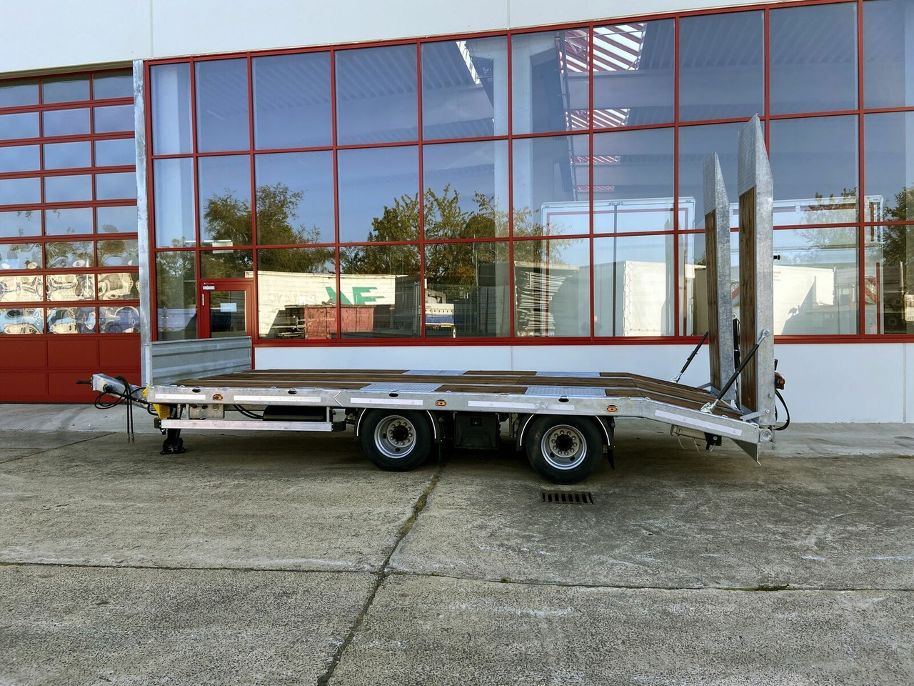 Möslein 21 t Tandemtieflader, hydr. Rampen, NEU - Piekabe zema profila platforma: foto 4 Möslein 21 t Tandemtieflader, hydr. Rampen, NEU - Piekabe zema profila platforma: foto 4