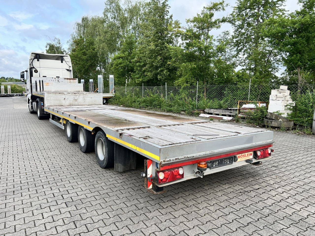 Möslein 3 Achs Satteltieflader - Puspiekabe zema profila platforma: foto 5 Möslein 3 Achs Satteltieflader - Puspiekabe zema profila platforma: foto 5