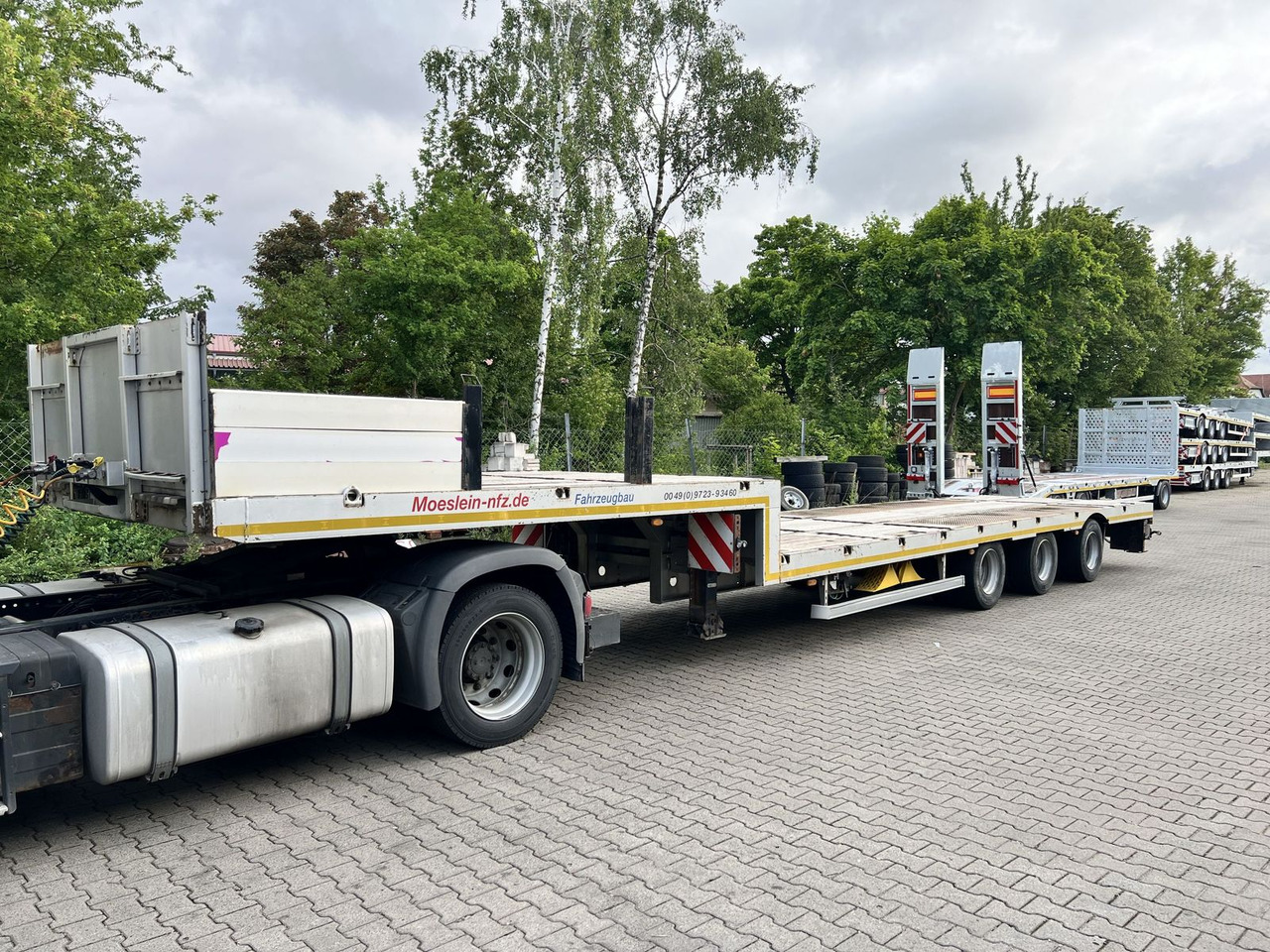 Möslein 3 Achs Satteltieflader - Puspiekabe zema profila platforma: foto 2 Möslein 3 Achs Satteltieflader - Puspiekabe zema profila platforma: foto 2