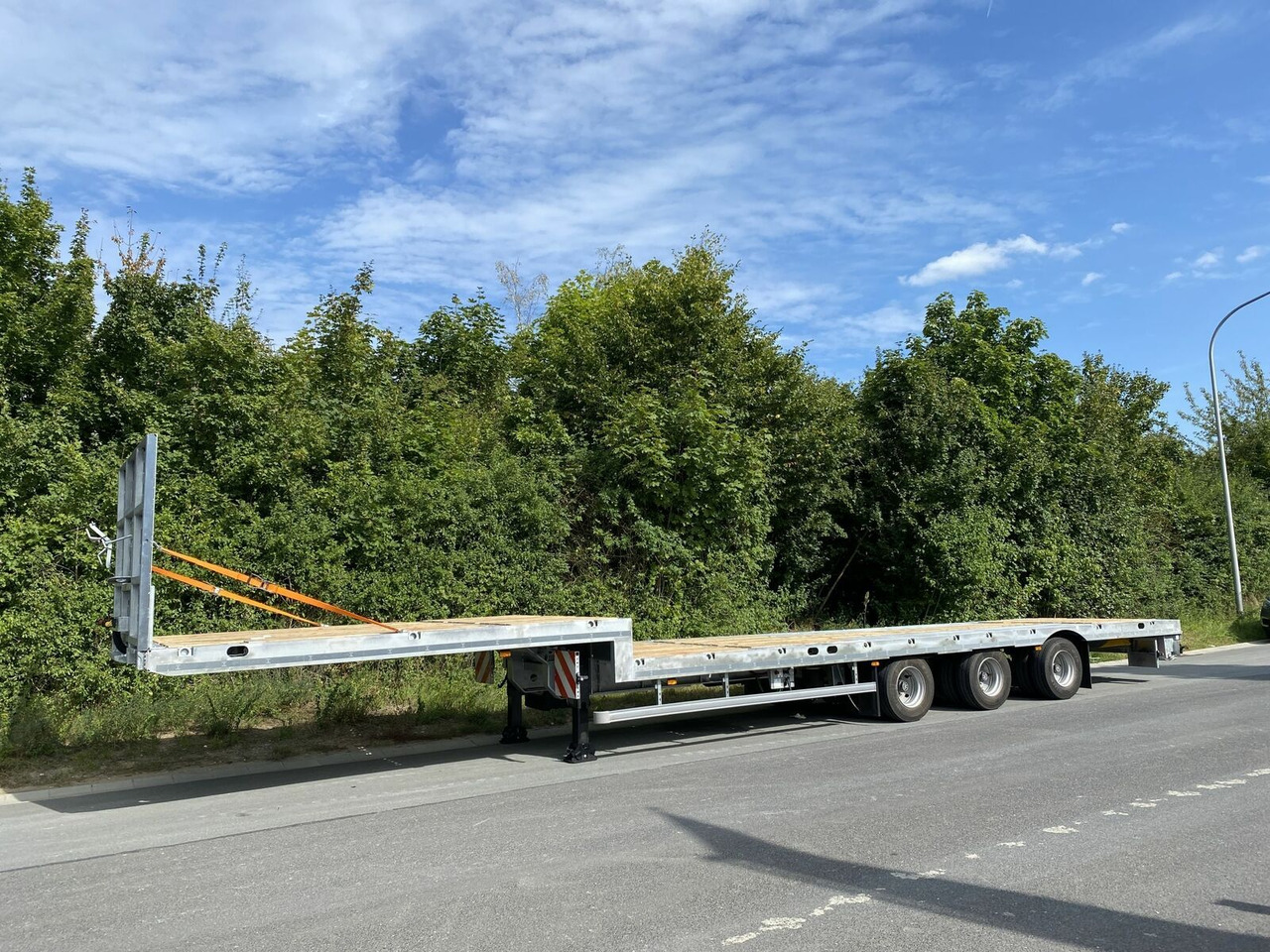 Möslein 3 Achs Tieflader für Fertigteile, Maschinen, Co - Bortu puspiekabe/ Platforma: foto 1 Möslein 3 Achs Tieflader für Fertigteile, Maschinen, Co - Bortu puspiekabe/ Platforma: foto 1