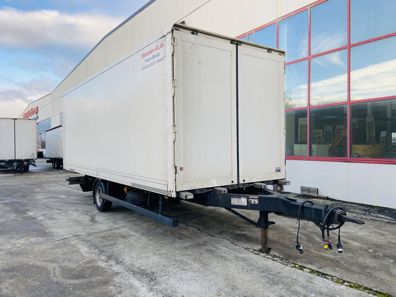 Möslein EK 1- D 7,3 1 Achs Kofferanhänger - Piekabe slēgtā virsbūve: foto 3 Möslein EK 1- D 7,3 1 Achs Kofferanhänger - Piekabe slēgtā virsbūve: foto 3