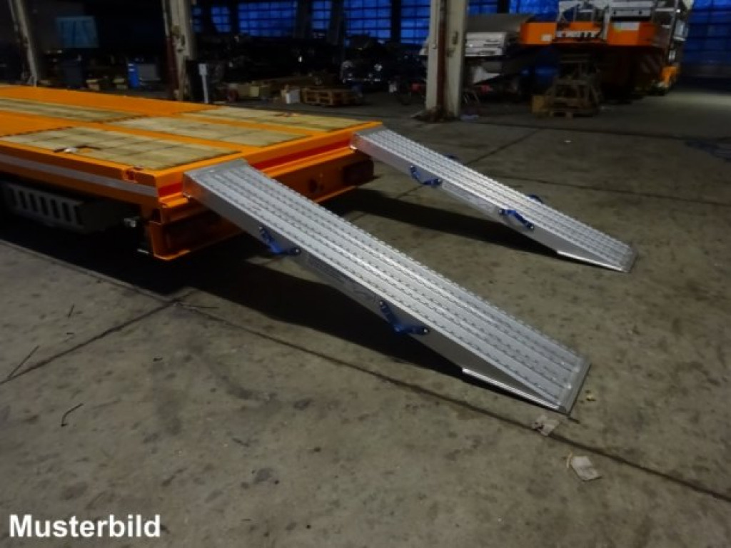 Möslein ST 3 Plato 8,7 3 Achs Satteltieflader Plato 45 t GGfür Fertigteile, Baumaschinen - Puspiekabe zema profila platforma: foto 2 Möslein ST 3 Plato 8,7 3 Achs Satteltieflader Plato 45 t GGfür Fertigteile, Baumaschinen - Puspiekabe zema profila platforma: foto 2