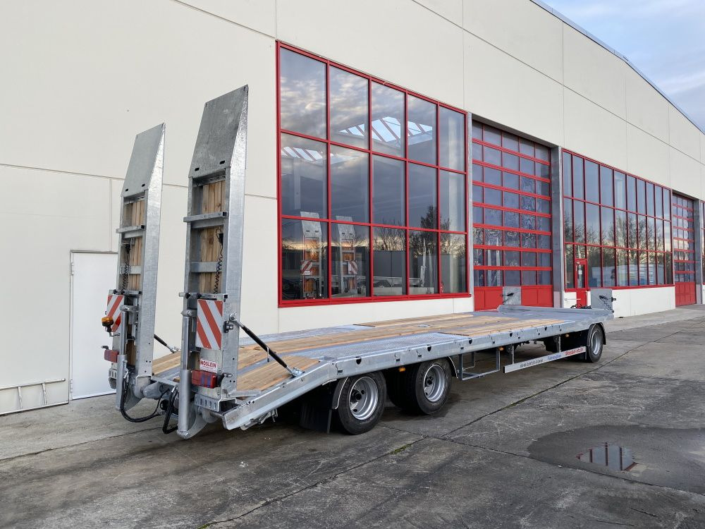 Möslein T 3-8,20 P VB H1 Blatt 3 Achs Tieflader mit gerader Ladefläche 8,10 m, Neufahrzeug - Piekabe zema profila platforma: foto 3 Möslein T 3-8,20 P VB H1 Blatt 3 Achs Tieflader mit gerader Ladefläche 8,10 m, Neufahrzeug - Piekabe zema profila platforma: foto 3