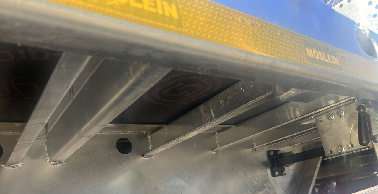 Jaunā Bortu piekabe/ Platforma Möslein T 3 Plato 8,6 m 3 Achs Jumbo- Plato- Anhänger 8,60 m, Mega: foto 11 Jaunā Bortu piekabe/ Platforma Möslein T 3 Plato 8,6 m 3 Achs Jumbo- Plato- Anhänger 8,60 m, Mega: foto 11