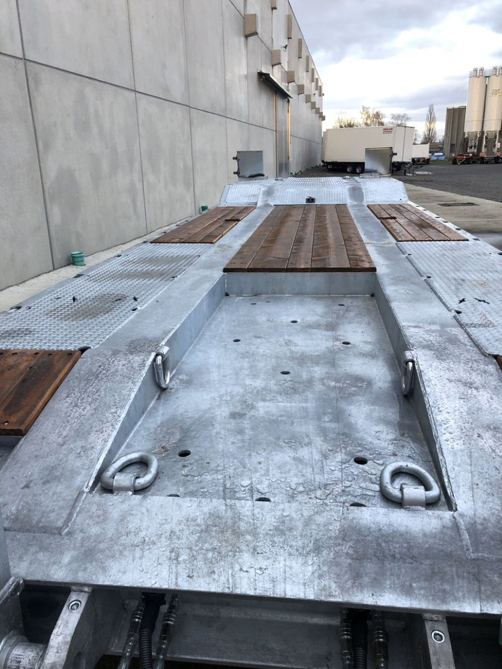 Möslein T 4 VB H1 1 neuer 4 Achs Tieflader hydraulischen Rampen - Piekabe zema profila platforma: foto 2 Möslein T 4 VB H1 1 neuer 4 Achs Tieflader hydraulischen Rampen - Piekabe zema profila platforma: foto 2