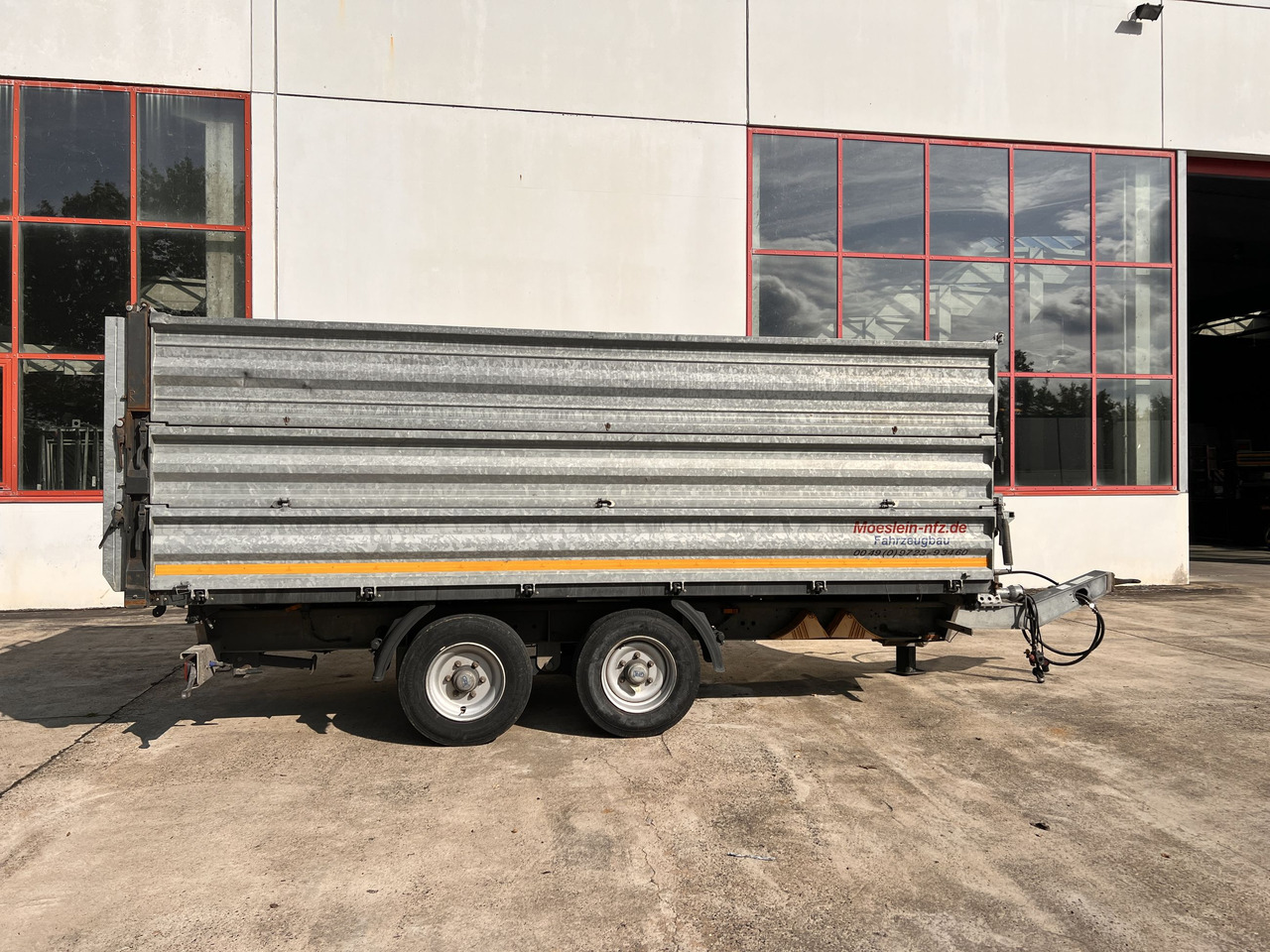Möslein TDS 13 Schwebheim 13 t Tandemkipper- Tieflader, Aufsatzbordwände - Piekabe pašizgāzējs: foto 3 Möslein TDS 13 Schwebheim 13 t Tandemkipper- Tieflader, Aufsatzbordwände - Piekabe pašizgāzējs: foto 3
