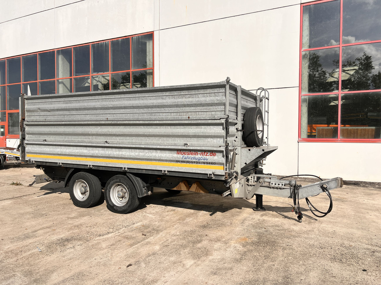 Möslein TDS 13 Schwebheim 13 t Tandemkipper- Tieflader, Aufsatzbordwände - Piekabe pašizgāzējs: foto 4 Möslein TDS 13 Schwebheim 13 t Tandemkipper- Tieflader, Aufsatzbordwände - Piekabe pašizgāzējs: foto 4