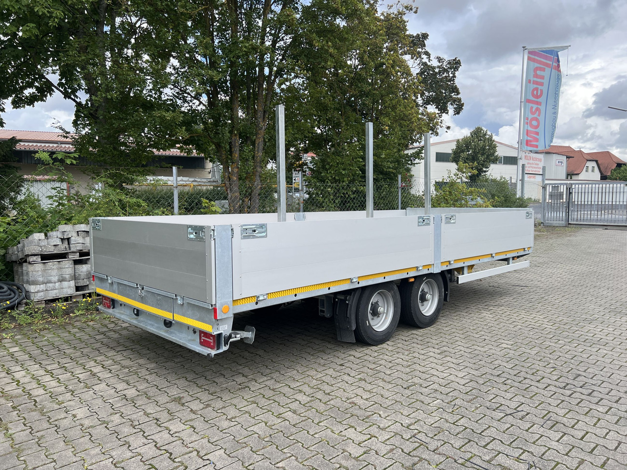 Möslein THT 11- G 6,2 Tandem Pritsche- Tieflader mit Rungentaschen - Bortu piekabe/ Platforma: foto 3 Möslein THT 11- G 6,2 Tandem Pritsche- Tieflader mit Rungentaschen - Bortu piekabe/ Platforma: foto 3