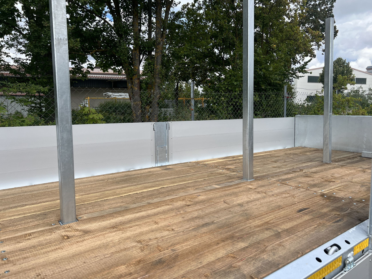 Möslein THT 11- G 6,2 Tandem Pritsche- Tieflader mit Rungentaschen - Bortu piekabe/ Platforma: foto 2 Möslein THT 11- G 6,2 Tandem Pritsche- Tieflader mit Rungentaschen - Bortu piekabe/ Platforma: foto 2