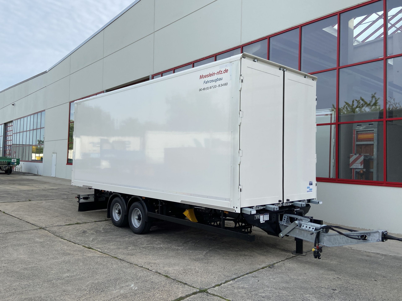 Jaunā Piekabe slēgtā virsbūve Möslein TKO 105 D 7m weiß Tandem- Koffer, Durchladbar, -- Neufahrzeug --: foto 10 Jaunā Piekabe slēgtā virsbūve Möslein TKO 105 D 7m weiß Tandem- Koffer, Durchladbar, -- Neufahrzeug --: foto 10