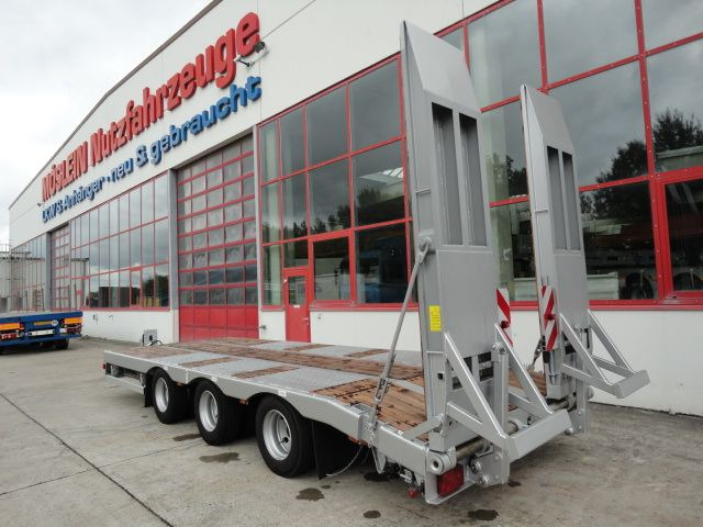 Möslein TT 31 31 t GG Tridem- Tieflader 3 AchsNeufahrzeug - Piekabe zema profila platforma: foto 3 Möslein TT 31 31 t GG Tridem- Tieflader 3 AchsNeufahrzeug - Piekabe zema profila platforma: foto 3