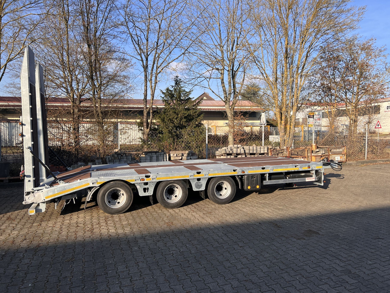 Jaunā Piekabe zema profila platforma pārvadāšana smagās tehnikas Möslein TT 34 Zugrohr Gerade 34 t GG Tridem- Tieflader 3 Achs, gelenktNeufahrzeug: foto 9 Jaunā Piekabe zema profila platforma pārvadāšana smagās tehnikas Möslein TT 34 Zugrohr Gerade 34 t GG Tridem- Tieflader 3 Achs, gelenktNeufahrzeug: foto 9