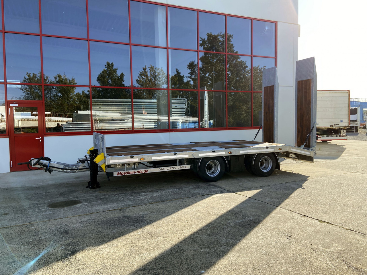 Möslein TT21- 7,2 21 t Tandemtieflader, Luftgefedert, NEU - Piekabe zema profila platforma: foto 1 Möslein TT21- 7,2 21 t Tandemtieflader, Luftgefedert, NEU - Piekabe zema profila platforma: foto 1