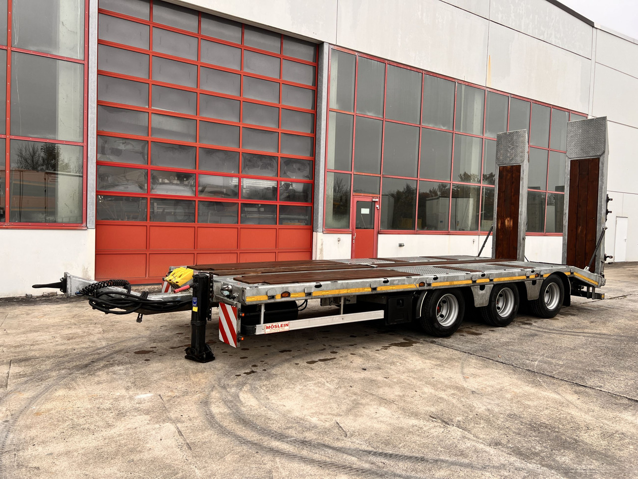 Möslein TTA33 Schwebheim 31 t Tridemtieflader gelenkt, Neuwertig - Piekabe zema profila platforma: foto 4 Möslein TTA33 Schwebheim 31 t Tridemtieflader gelenkt, Neuwertig - Piekabe zema profila platforma: foto 4