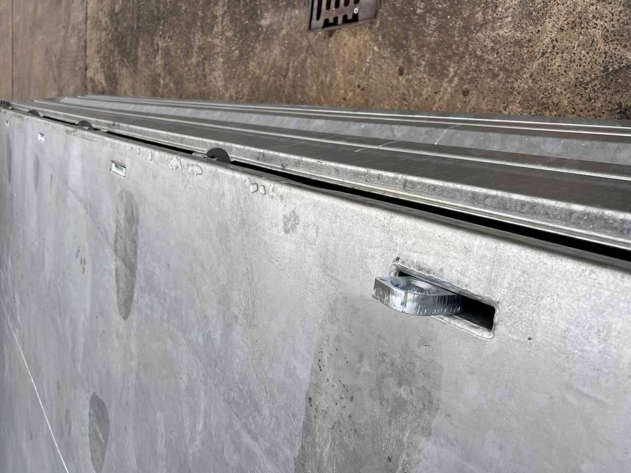 Möslein TTD 19 AB 19 t Tandem Kipper Tieflader2 x Aufsatzbordwänden-- Neufahrzeug -- - Piekabe pašizgāzējs: foto 5 Möslein TTD 19 AB 19 t Tandem Kipper Tieflader2 x Aufsatzbordwänden-- Neufahrzeug -- - Piekabe pašizgāzējs: foto 5