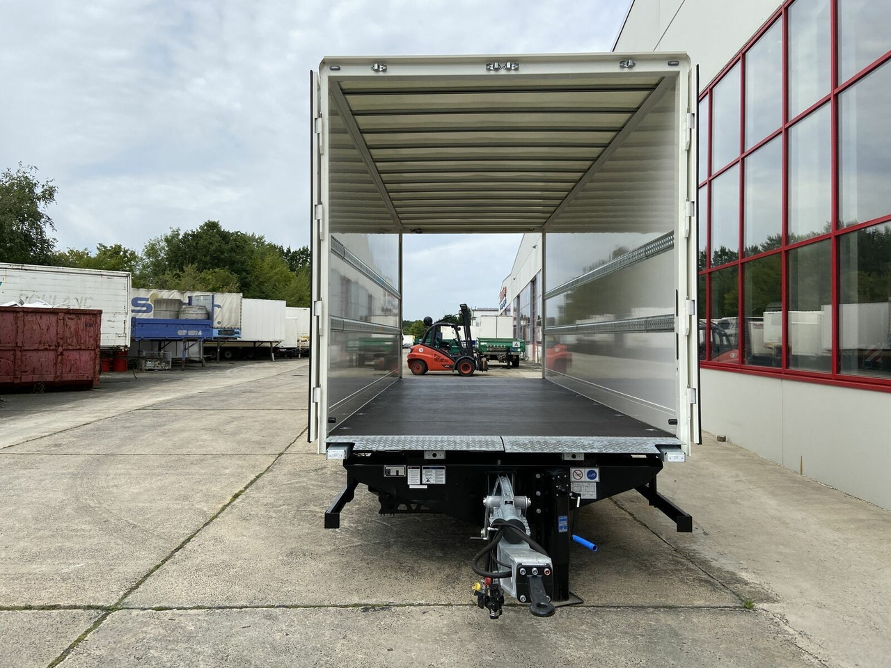 Möslein Tandem- Koffer, Durchladbar, -- Neufahrzeug -- - Piekabe slēgtā virsbūve: foto 3 Möslein Tandem- Koffer, Durchladbar, -- Neufahrzeug -- - Piekabe slēgtā virsbūve: foto 3