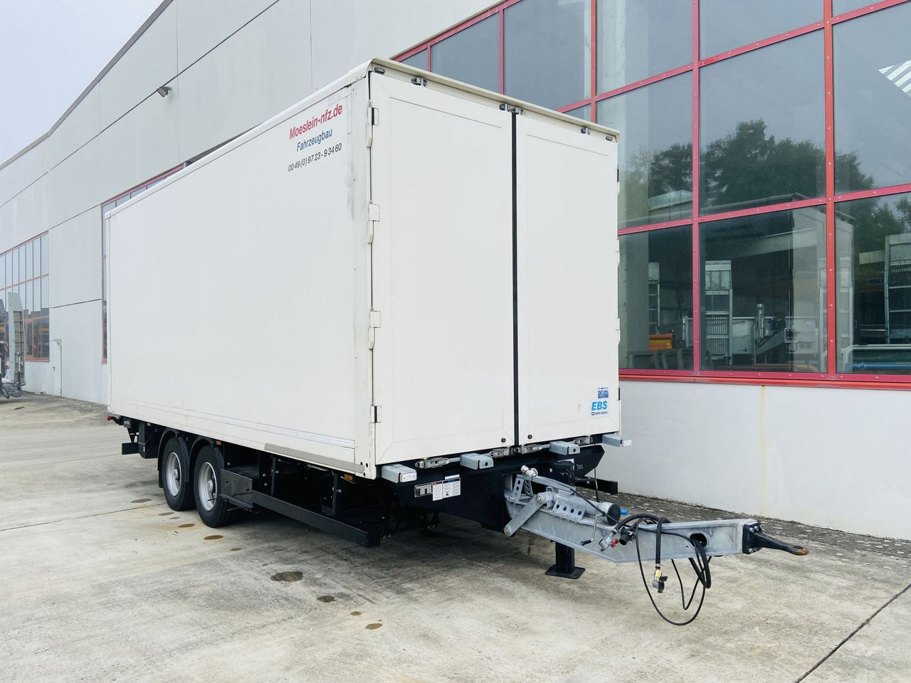 Möslein Tandem Koffer, Ladebordwand 1,5 t + Durchladbar - Piekabe slēgtā virsbūve: foto 1 Möslein Tandem Koffer, Ladebordwand 1,5 t + Durchladbar - Piekabe slēgtā virsbūve: foto 1