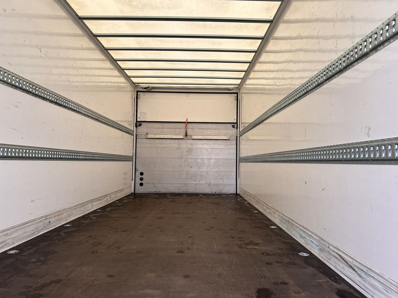 Möslein Tandem Koffer, Ladebordwand + Durchladbar, Weni - Piekabe slēgtā virsbūve: foto 5 Möslein Tandem Koffer, Ladebordwand + Durchladbar, Weni - Piekabe slēgtā virsbūve: foto 5