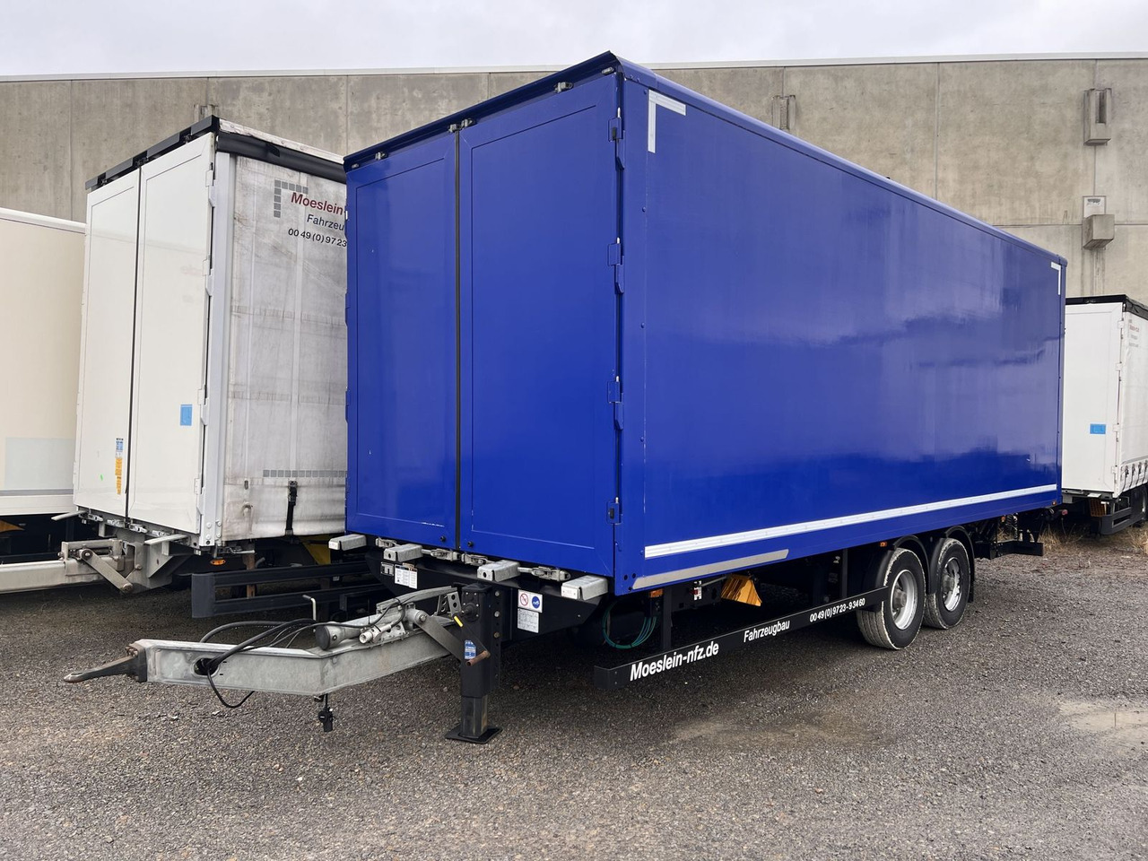 Möslein Tandem Koffer, Ladebordwand + Durchladbar, Weni - Piekabe slēgtā virsbūve: foto 2 Möslein Tandem Koffer, Ladebordwand + Durchladbar, Weni - Piekabe slēgtā virsbūve: foto 2