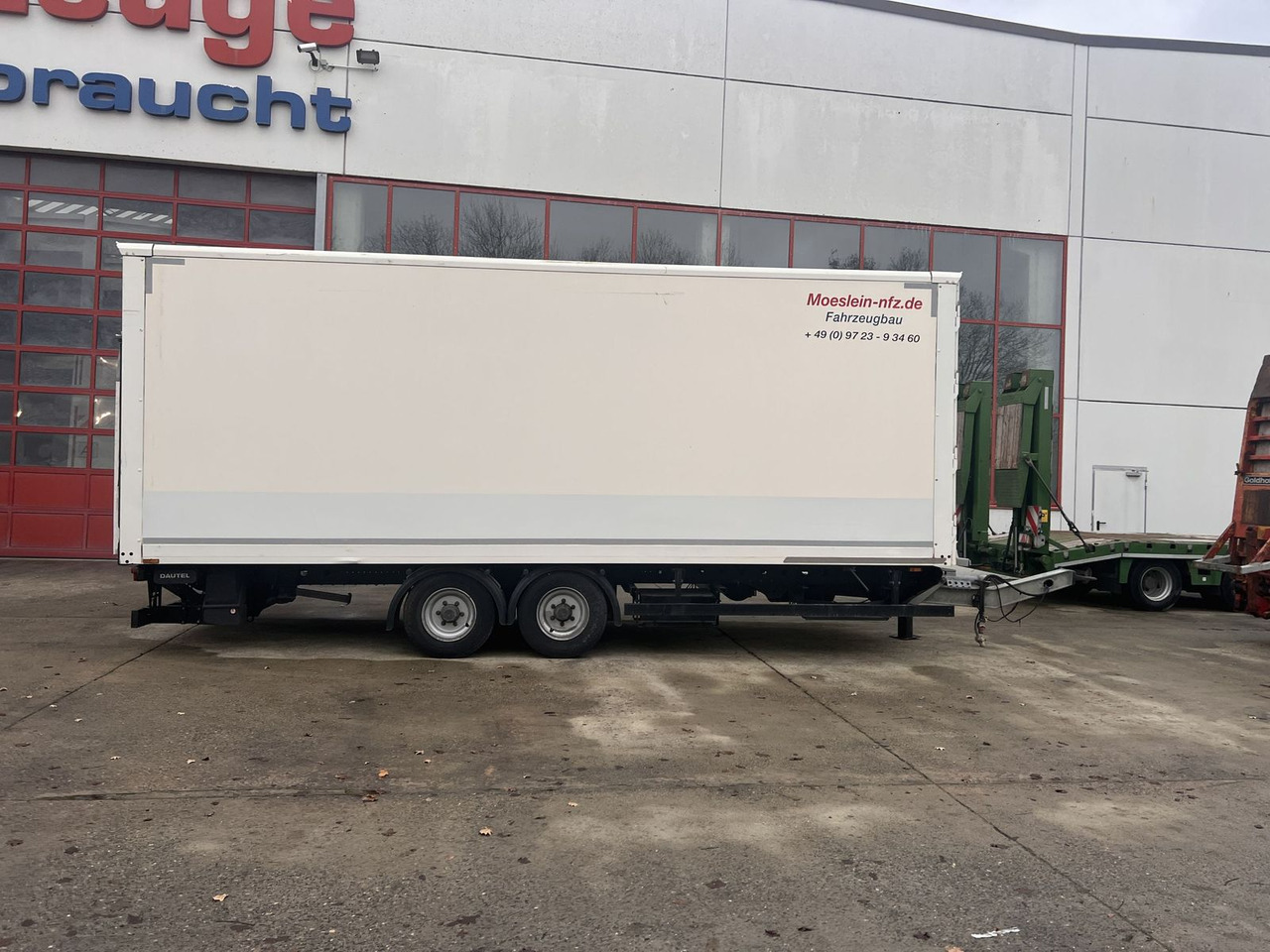 Möslein Tandem Koffer mit Ladebordwand 1,5 t + Durchlad - Piekabe slēgtā virsbūve: foto 4 Möslein Tandem Koffer mit Ladebordwand 1,5 t + Durchlad - Piekabe slēgtā virsbūve: foto 4