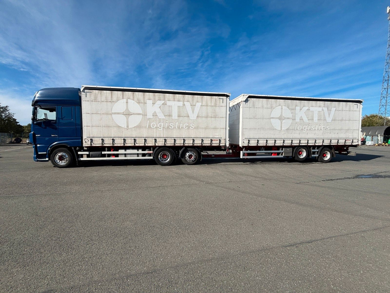 DAF SSC XF 480 Jumbozug + Anh Wecon Staplerhalterung - Kravas automašīna ar tentu: foto 3 DAF SSC XF 480 Jumbozug + Anh Wecon Staplerhalterung - Kravas automašīna ar tentu: foto 3